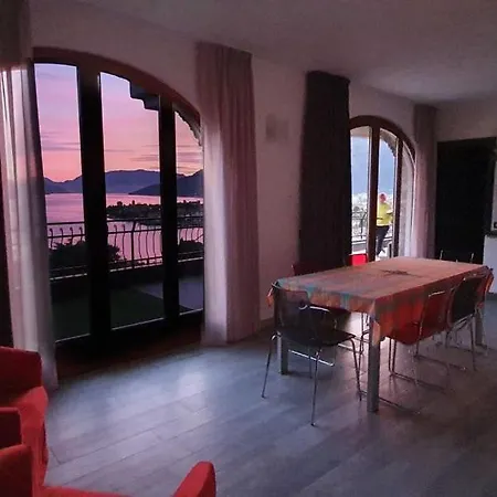 Panorama Apartment *