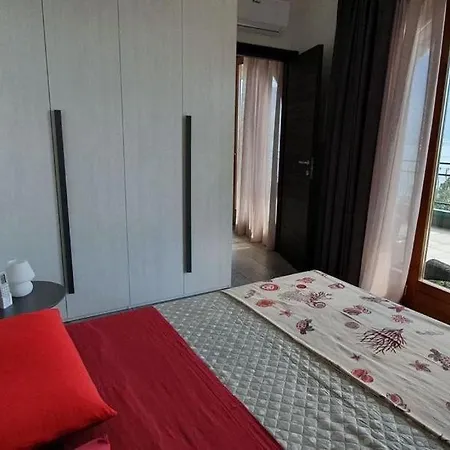 Panorama Apartment *
